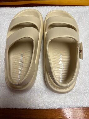 J/SLIDES Cream Platform Slip-On Sandals